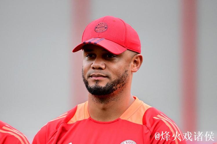 拜仁总经理埃贝尔将亲自洽谈格伊转会，球员合同2026年到期